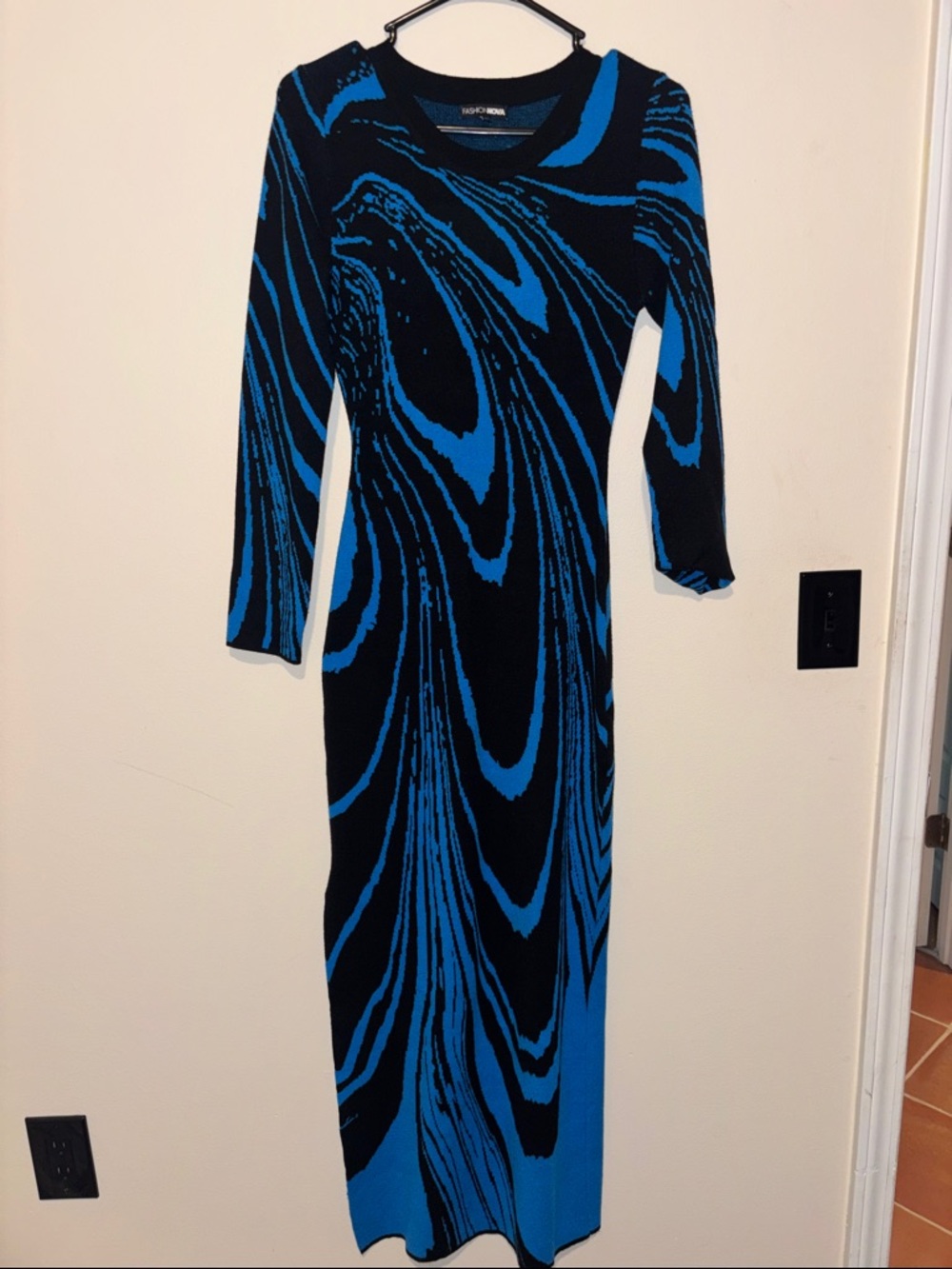 Fashion Nova Long Sleeve Abstract Maxi Sweater Dress
